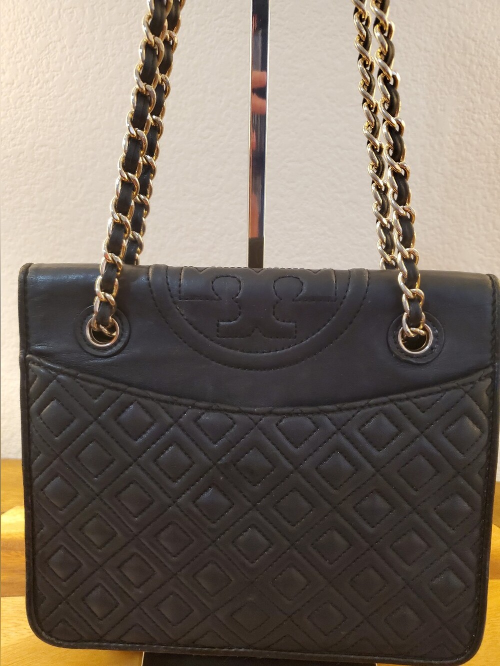 TORY BURCH CONVERTIBLE FLEMING BAG IN VERY GOOD USED CONDITION!! - Picture 1 of 13